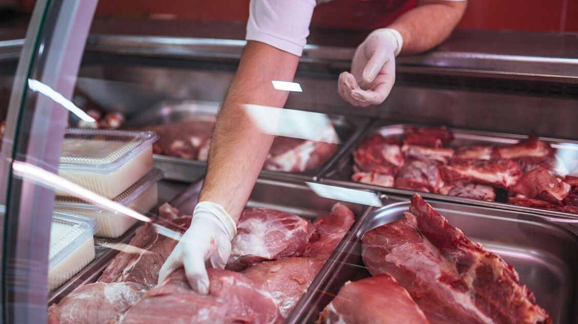 Nyers hús, faggyú – drasztikus diétával ígért gyógyulást egy orvos