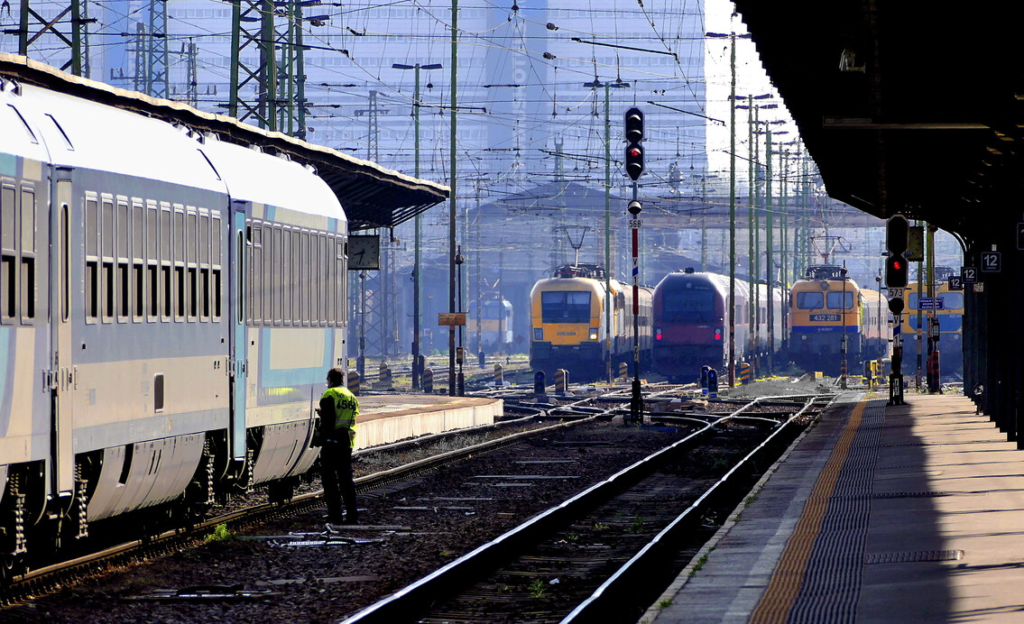 Kiderült, miért nem indult el több, kalauz nélküli vonat