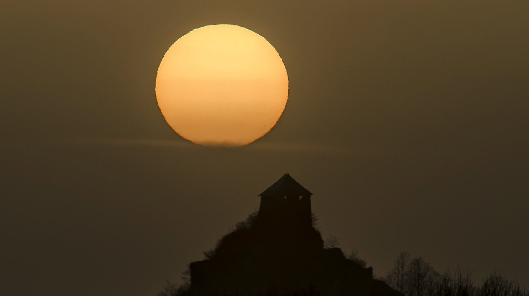 Orvosmeteo: szaharai por csúfítja el a napsütést