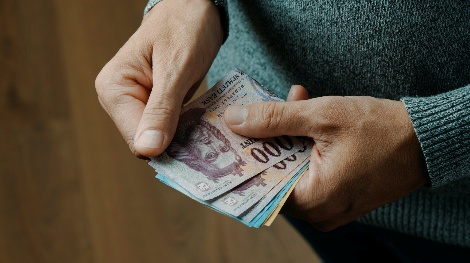 Pénz után ezért mossunk kezet