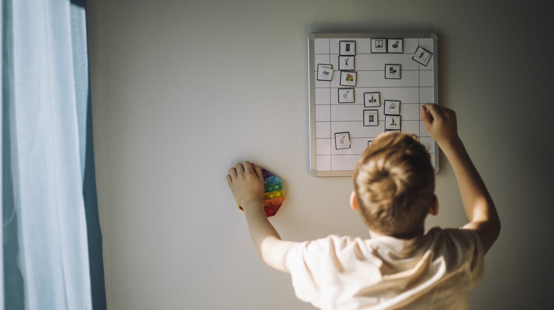 „Ezek a gyerekek nem őrültek, hanem szenvednek” - az autizmus a gyermek egész testére hatással van