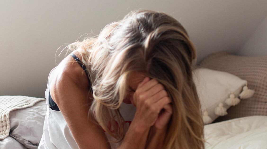 „A szexuális fájdalmat nem egy pohár bor oldja meg” – Rengeteg nő magára marad az endometriózissal