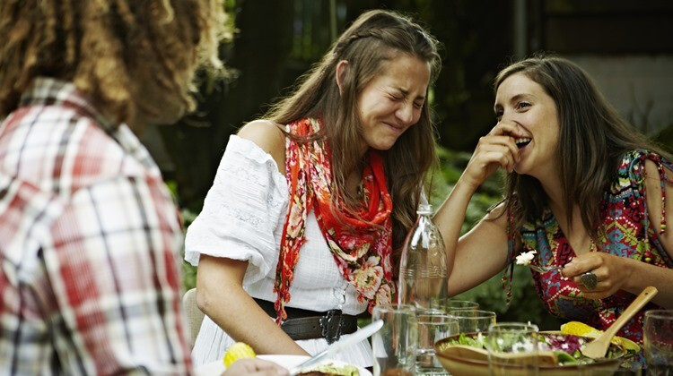 Kiderült, miért hasznos a nevetés