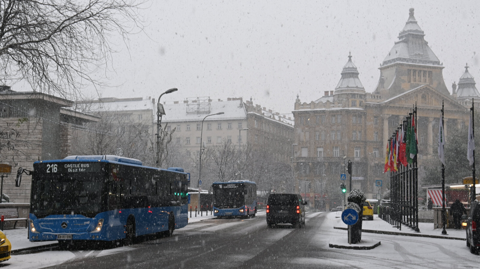 Megmutatják a mentők, hogyan vezessünk télen